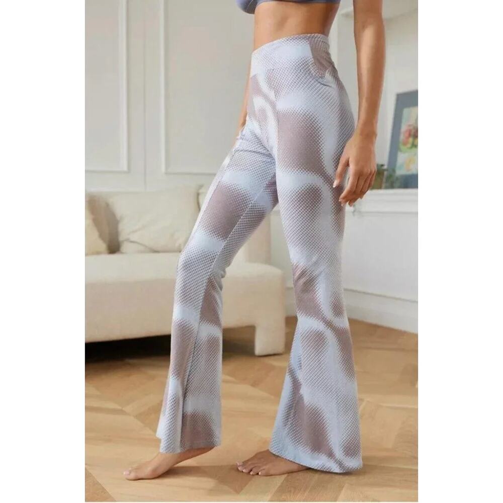 NWT Out From Under UO Aria Seamed Flare Pants Blue Tan Print Size M - Picture 3 of 10